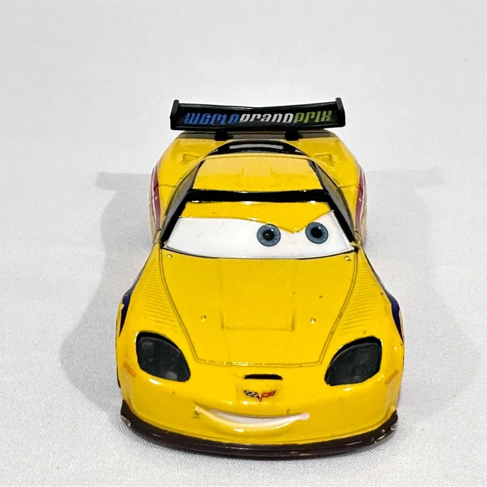 Disney Store Cars 1:43 Deluxe Jeff Gorvette World Grand Prix Die-cast